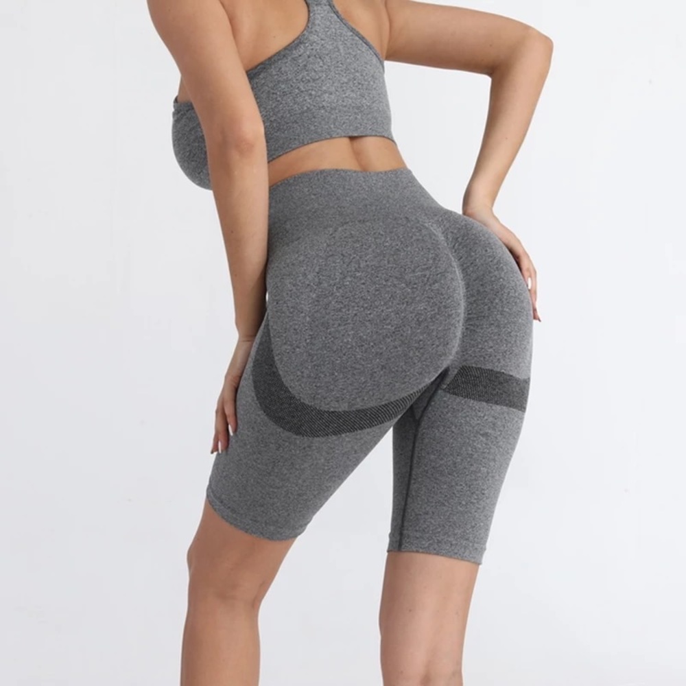 Seamless Women’s Yoga Set Top Sports Bra High Waist Belly Control Biker Shorts